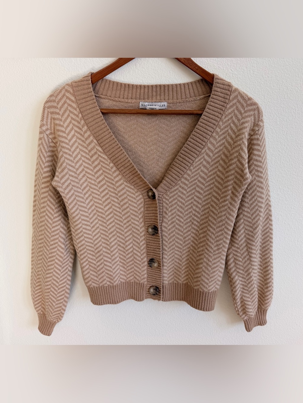 Sincerly Jules Tan Chevron V-Neck Button-Up Cropped Cardigan Woman’s-XS
